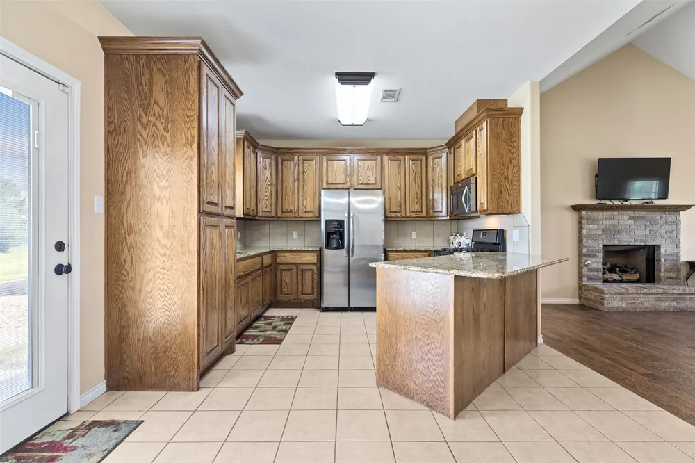 1504 County Road 459 Thorndale, TX 76577