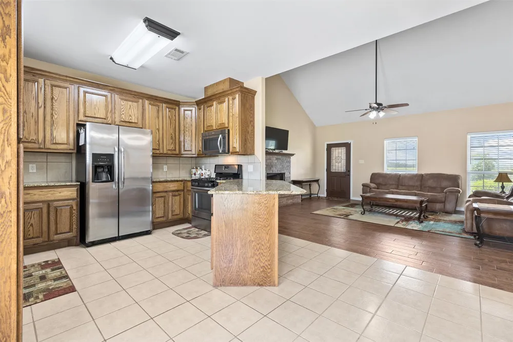 1504 County Road 459 Thorndale, TX 76577