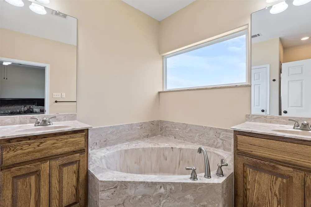 1504 County Road 459 Thorndale, TX 76577
