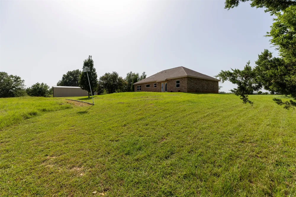 1504 County Road 459 Thorndale, TX 76577