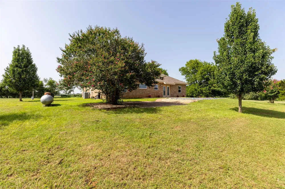 1504 County Road 459 Thorndale, TX 76577