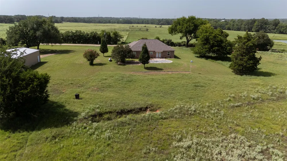 1504 County Road 459 Thorndale, TX 76577