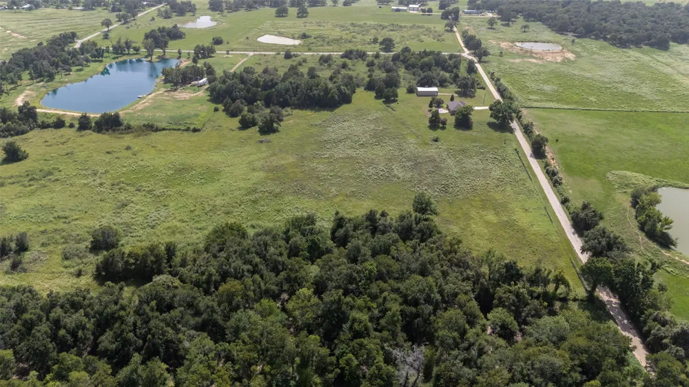 1504 County Road 459 Thorndale, TX 76577