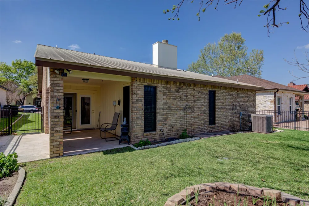 115 Firestone Place Meadowlakes, TX 78654