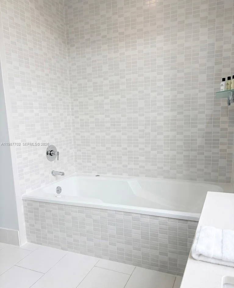 5300 NW 87th Ave #1109 Doral, FL 33178