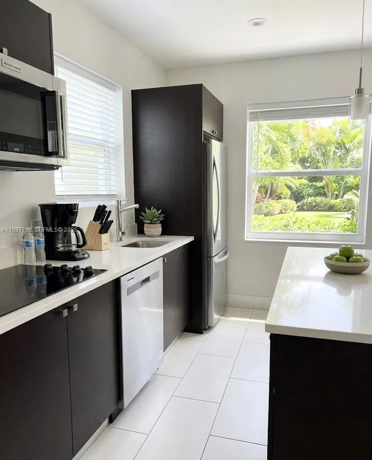 5300 NW 87th Ave #1109 Doral, FL 33178