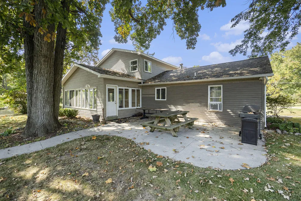 7842 Main Street Brooks Township, MI 49337