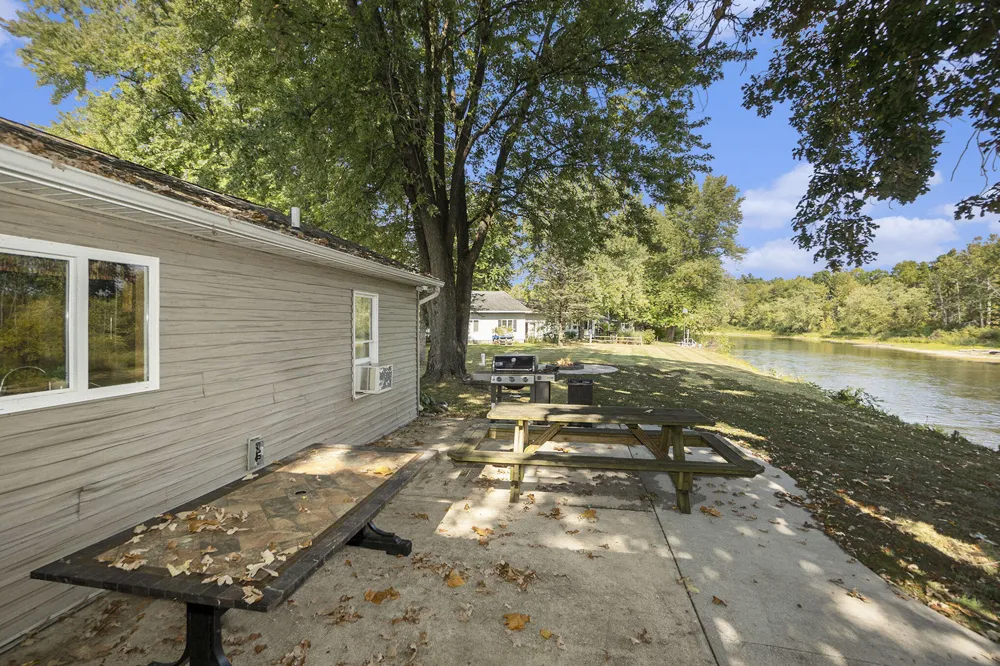7842 Main Street Brooks Township, MI 49337