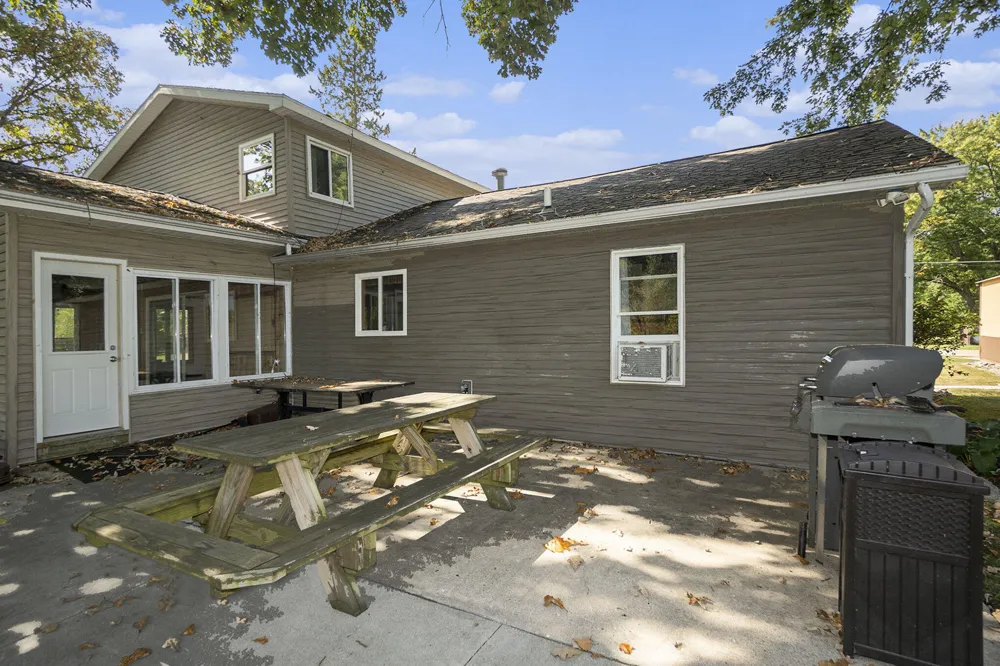 7842 Main Street Brooks Township, MI 49337