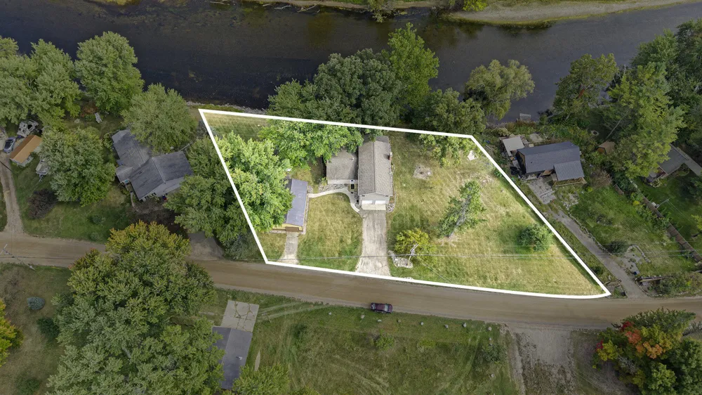 7842 Main Street Brooks Township, MI 49337
