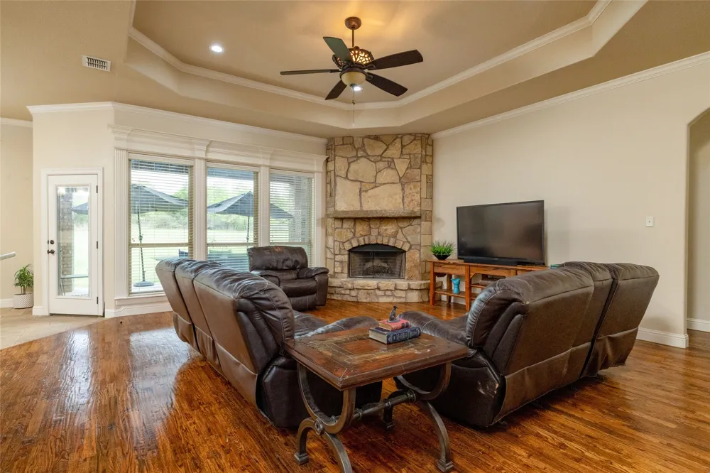 208 Ellis Creek Drive Weatherford, TX 76085