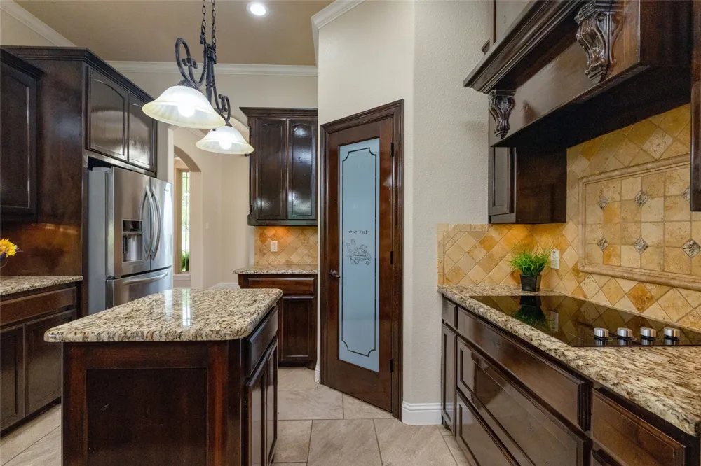 208 Ellis Creek Drive Weatherford, TX 76085