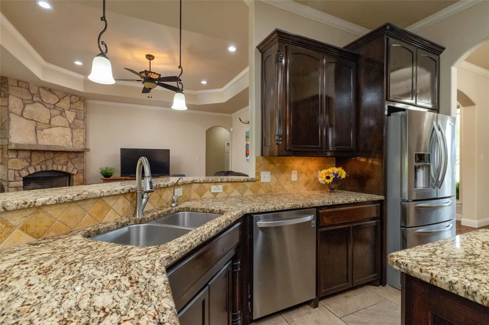 208 Ellis Creek Drive Weatherford, TX 76085