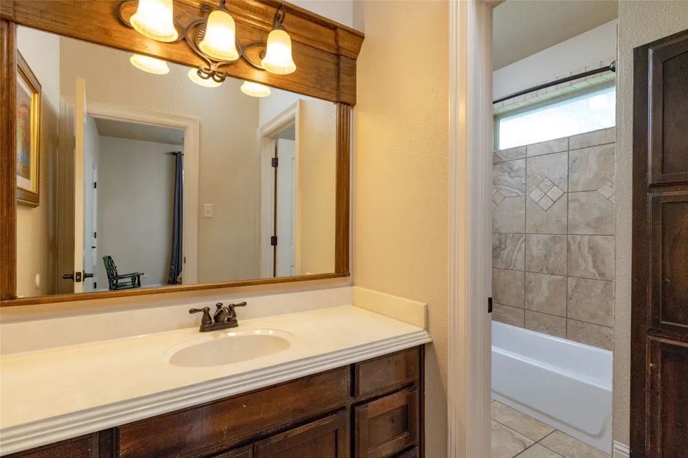 208 Ellis Creek Drive Weatherford, TX 76085