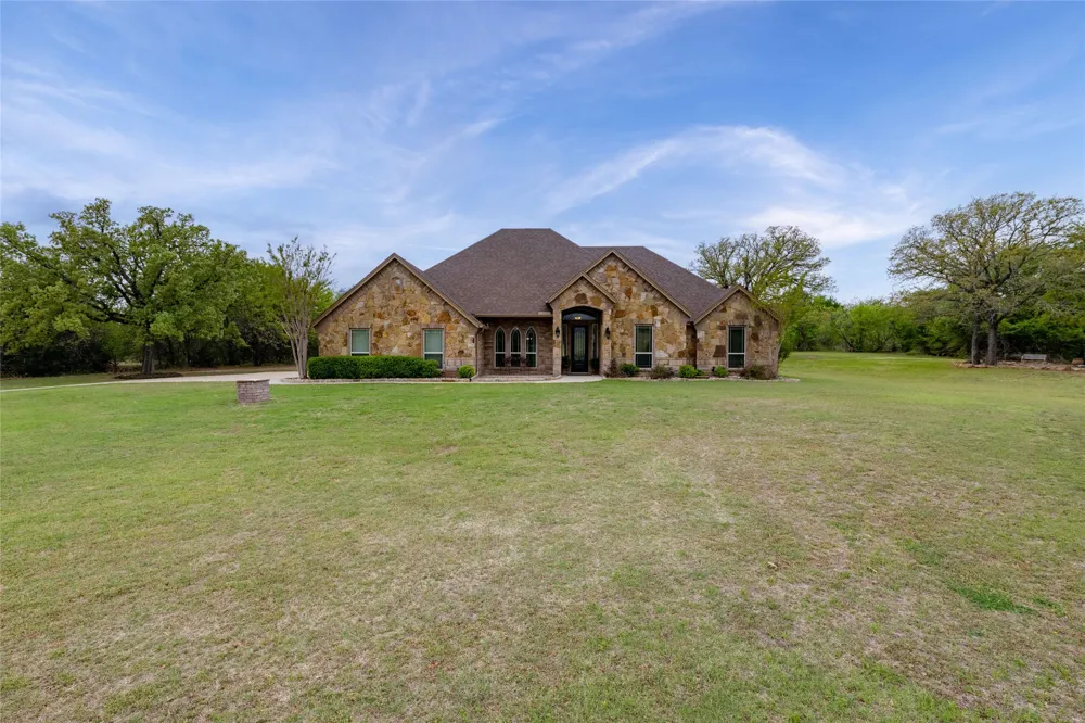 208 Ellis Creek Drive Weatherford, TX 76085