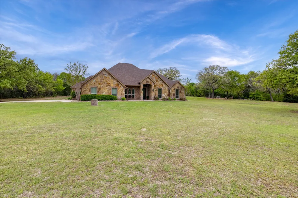 208 Ellis Creek Drive Weatherford, TX 76085