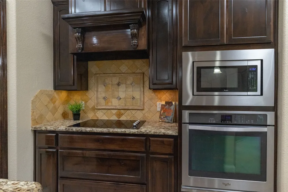 208 Ellis Creek Drive Weatherford, TX 76085