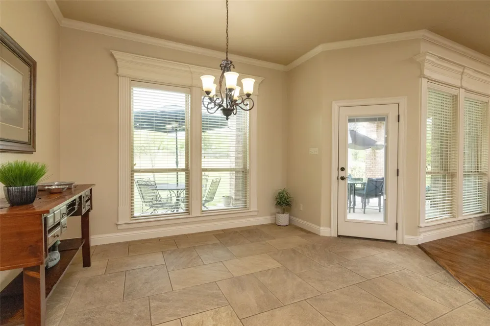 208 Ellis Creek Drive Weatherford, TX 76085