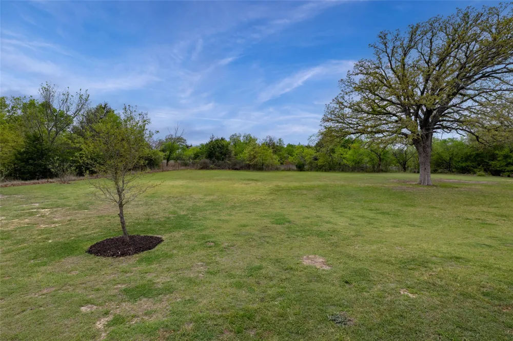 208 Ellis Creek Drive Weatherford, TX 76085