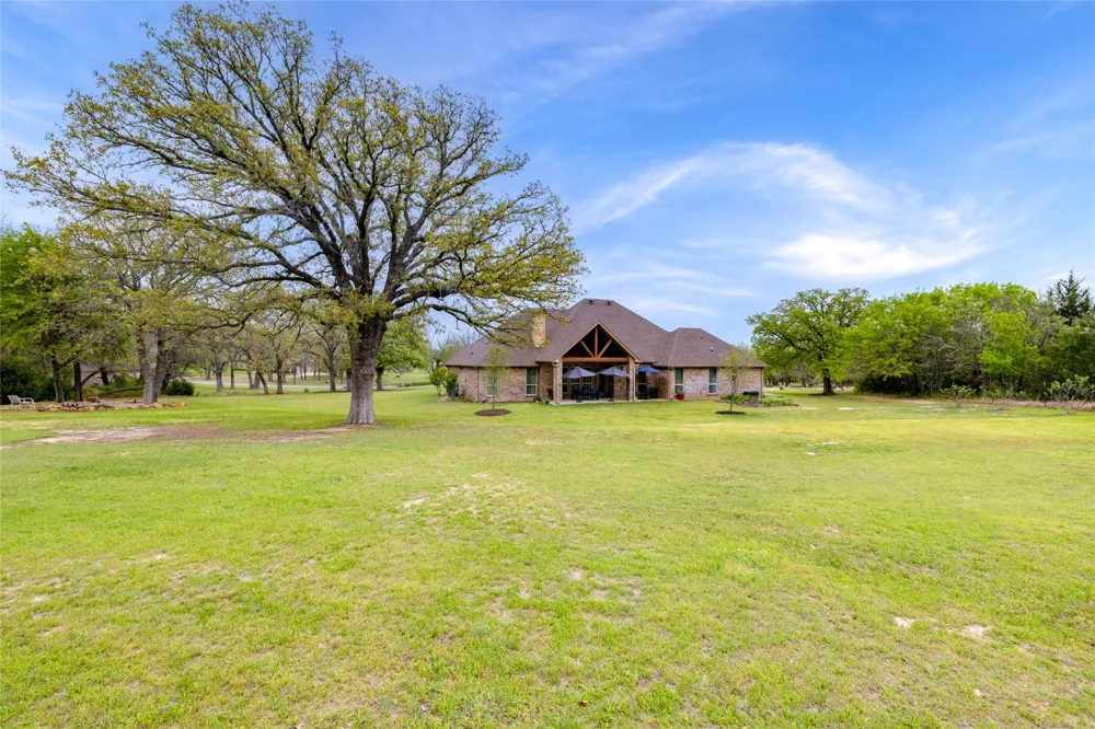 208 Ellis Creek Drive Weatherford, TX 76085