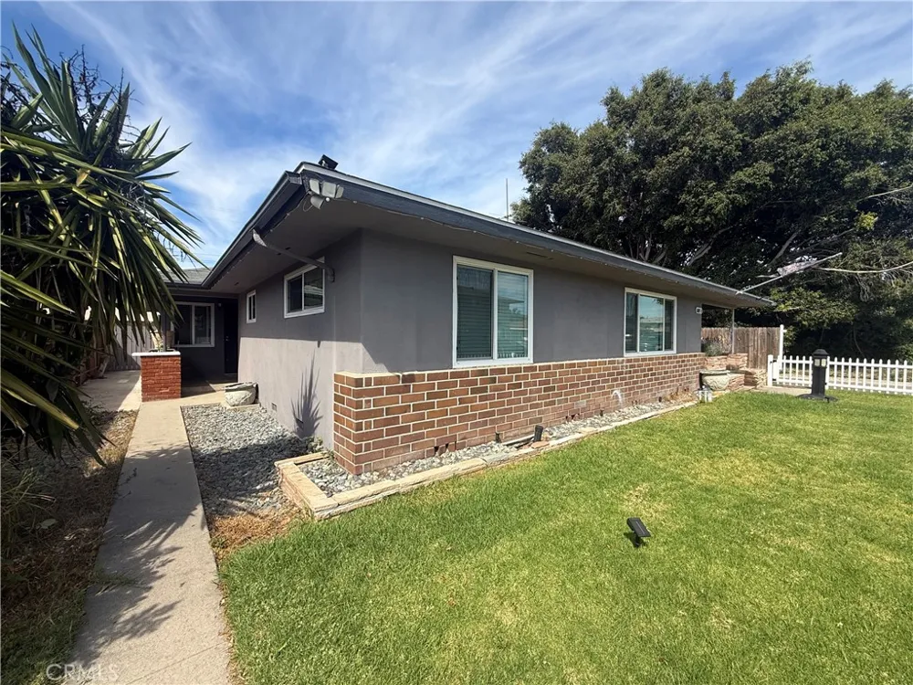 525 W Hampshire Avenue Anaheim, CA 92805
