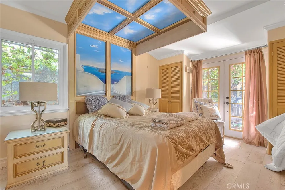 17419 Cohasset Lake Balboa, CA 91406