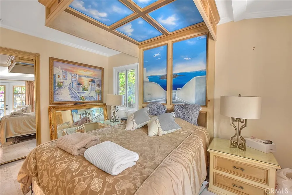 17419 Cohasset Lake Balboa, CA 91406