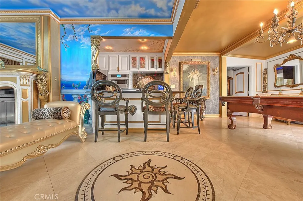 17419 Cohasset Lake Balboa, CA 91406