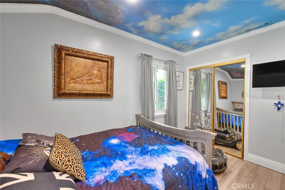 17419 Cohasset Lake Balboa, CA 91406