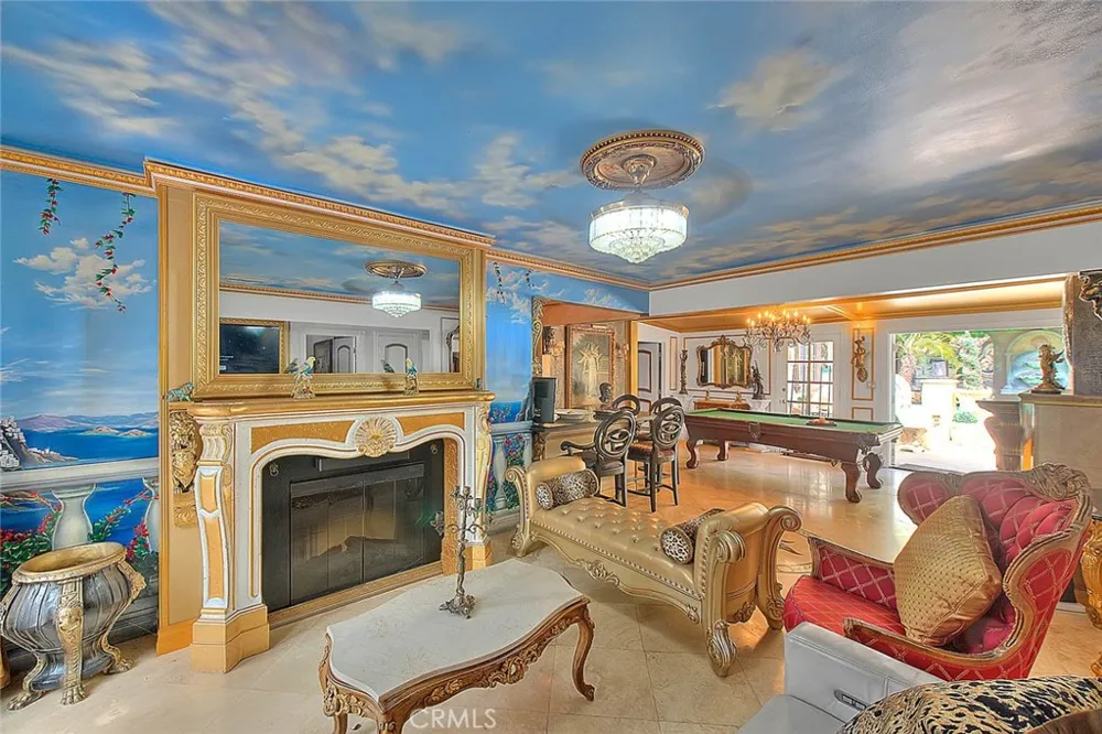 17419 Cohasset Lake Balboa, CA 91406