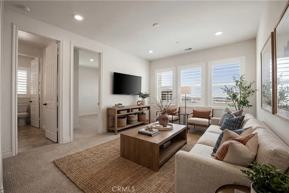 1999 Aliso Peak Lake Forest, CA 92610