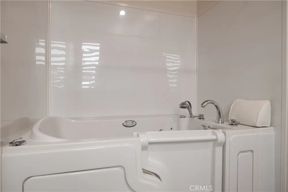 1999 Aliso Peak Lake Forest, CA 92610