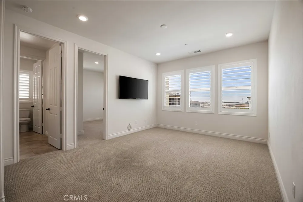 1999 Aliso Peak Lake Forest, CA 92610
