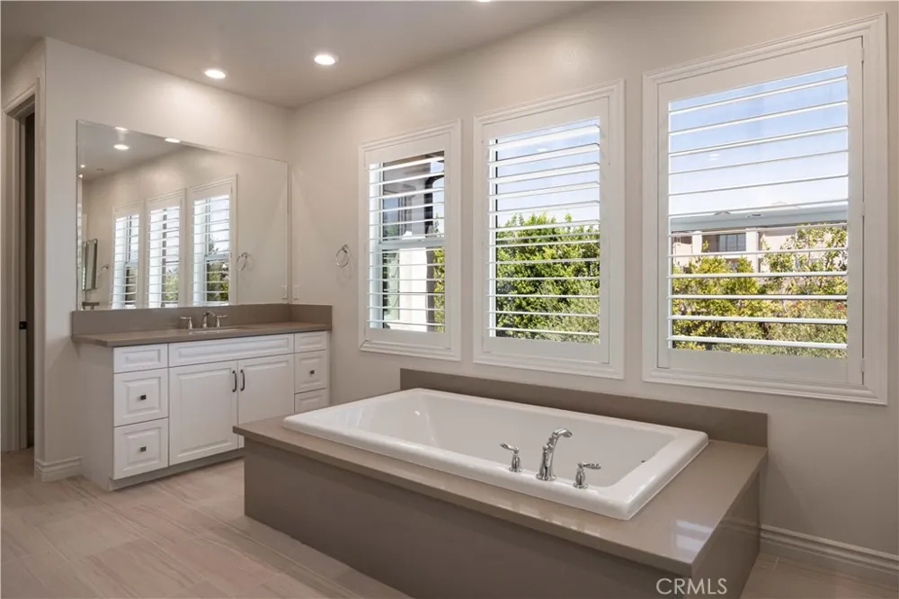 1999 Aliso Peak Lake Forest, CA 92610