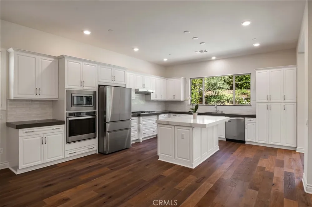 1999 Aliso Peak Lake Forest, CA 92610