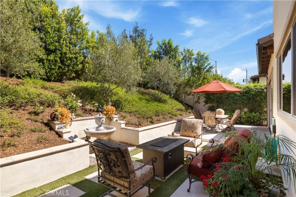 1999 Aliso Peak Lake Forest, CA 92610