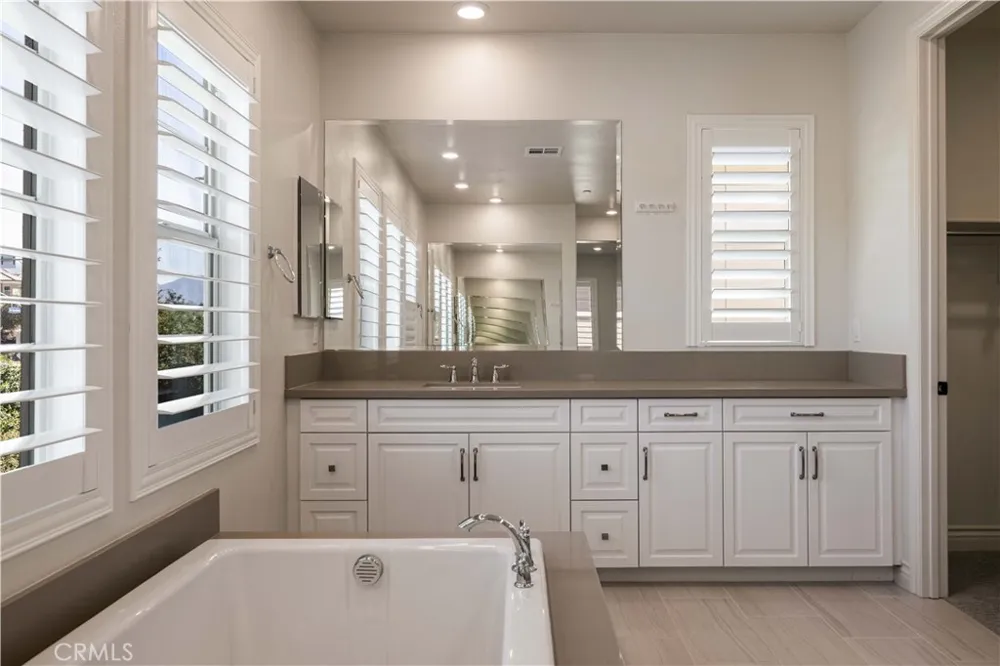 1999 Aliso Peak Lake Forest, CA 92610