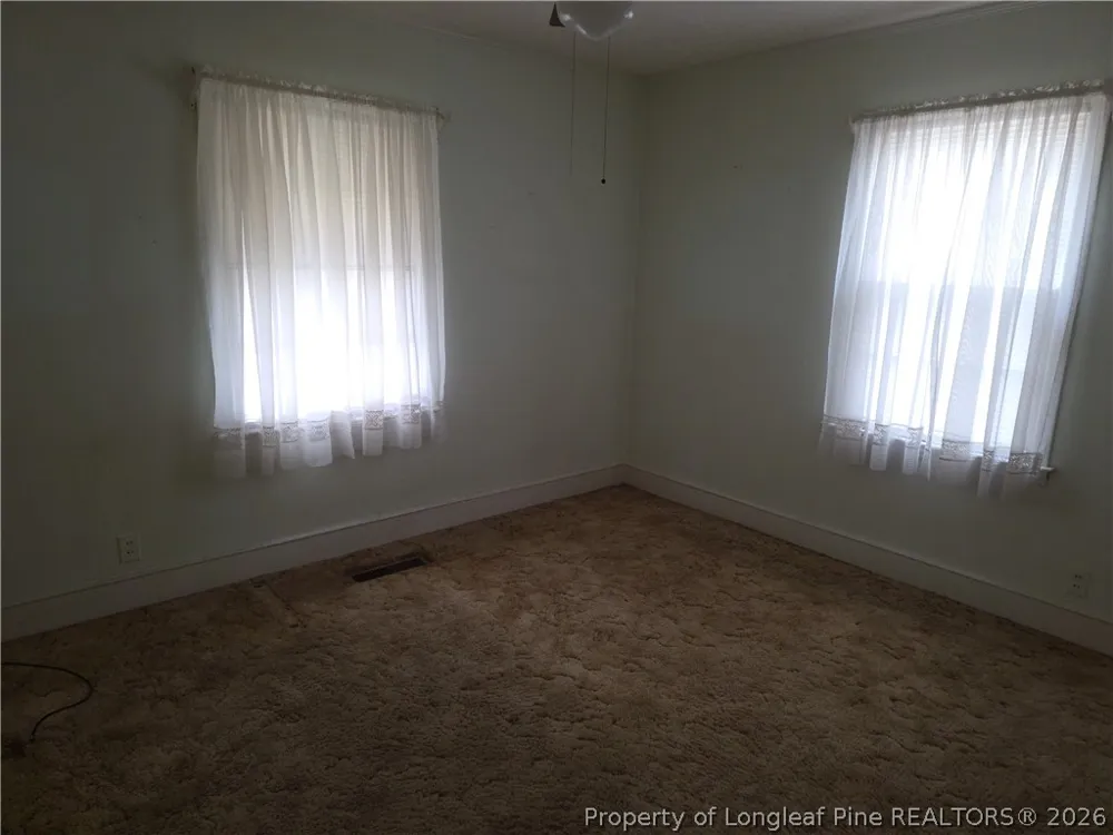 407 North Edinborough Street Red Springs, NC 28377