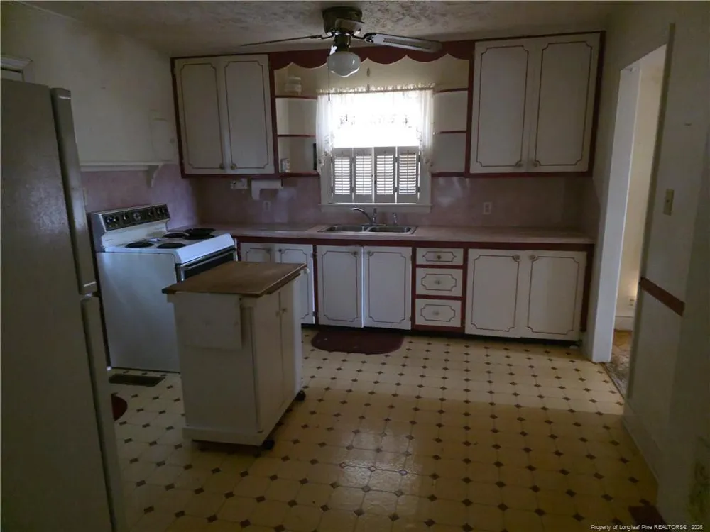 407 North Edinborough Street Red Springs, NC 28377