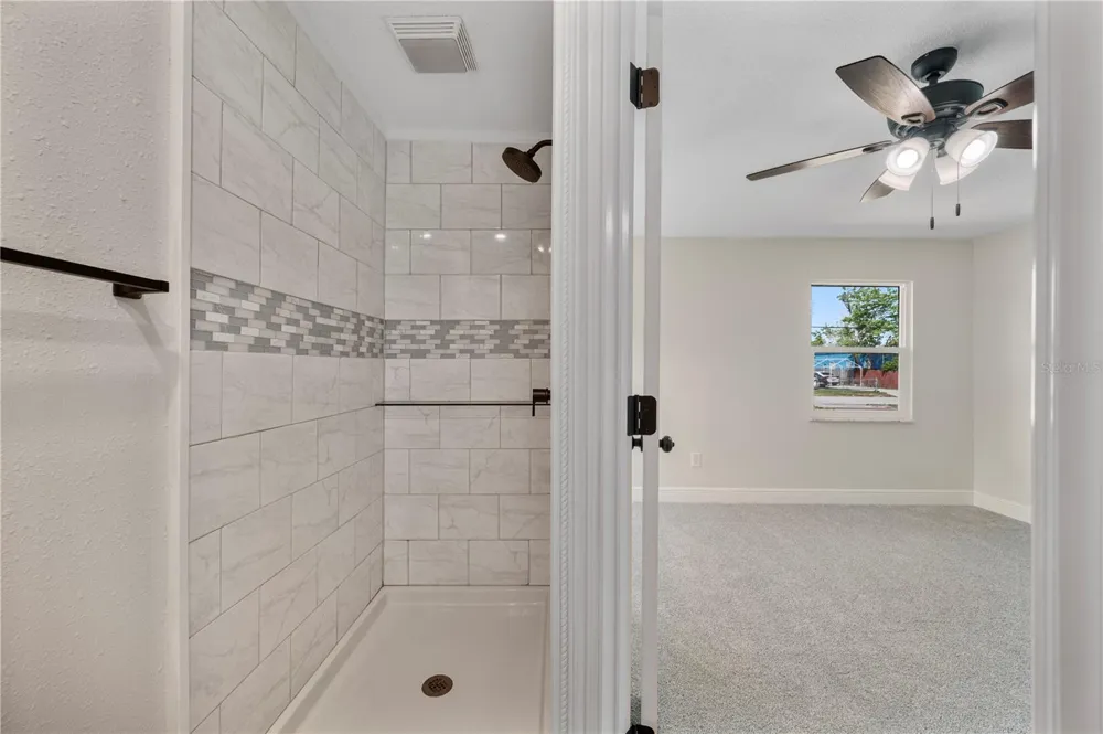 1215 EL CAMINO ROAD Lakeland, FL 33805