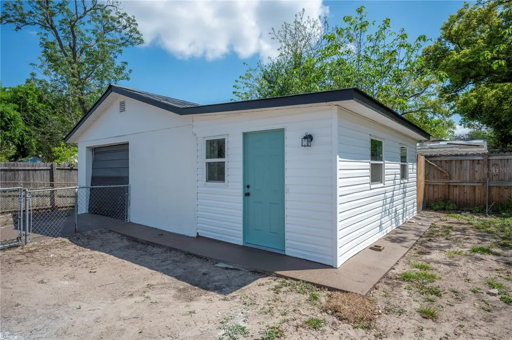 1215 EL CAMINO ROAD Lakeland, FL 33805