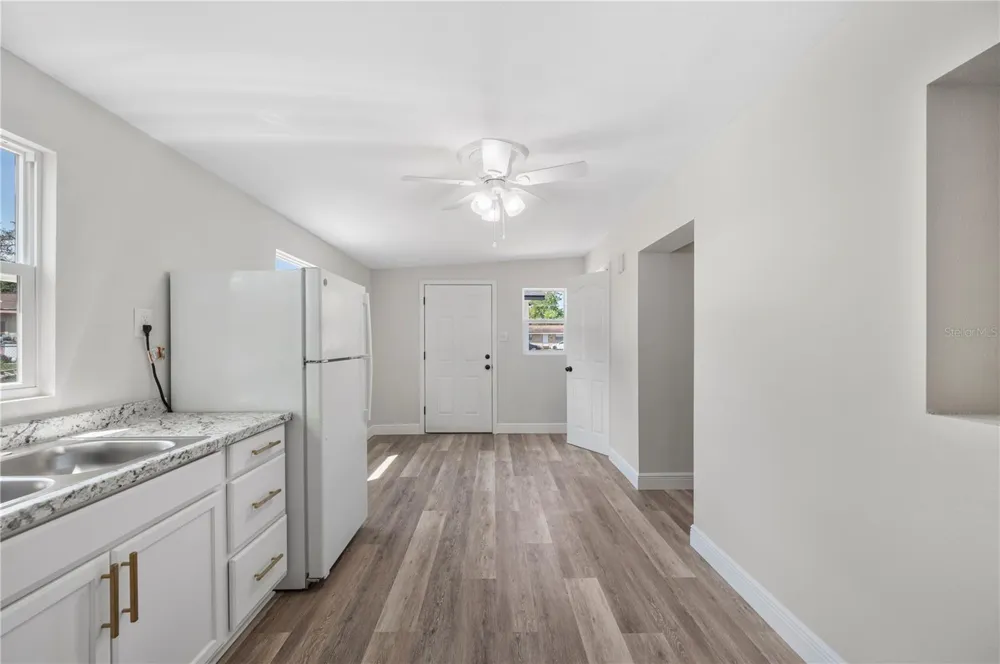 1215 EL CAMINO ROAD Lakeland, FL 33805
