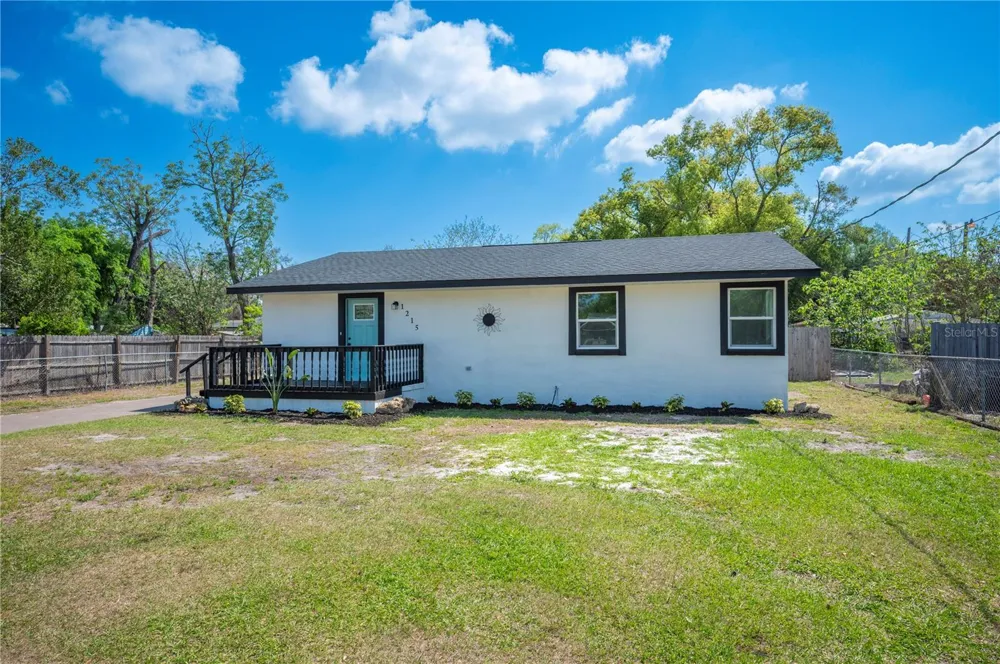 1215 EL CAMINO ROAD Lakeland, FL 33805