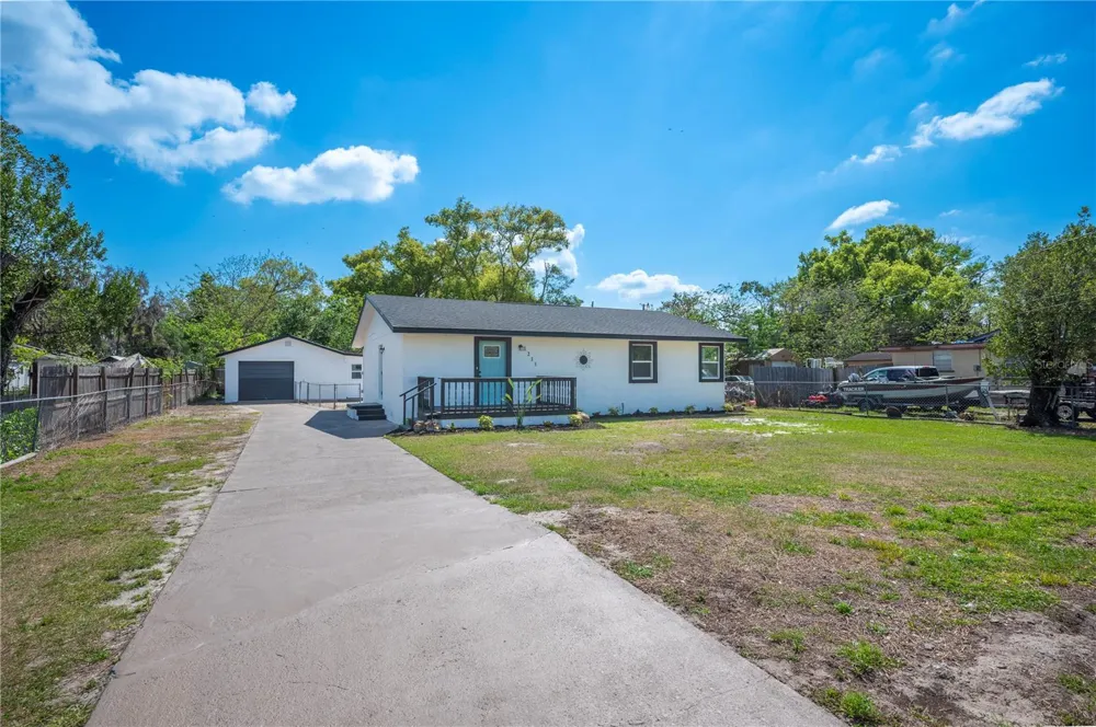 1215 EL CAMINO ROAD Lakeland, FL 33805