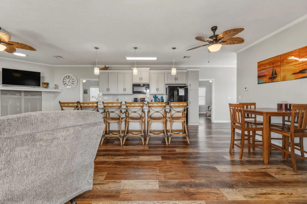 920 Palmview Crystal Beach, TX 77650