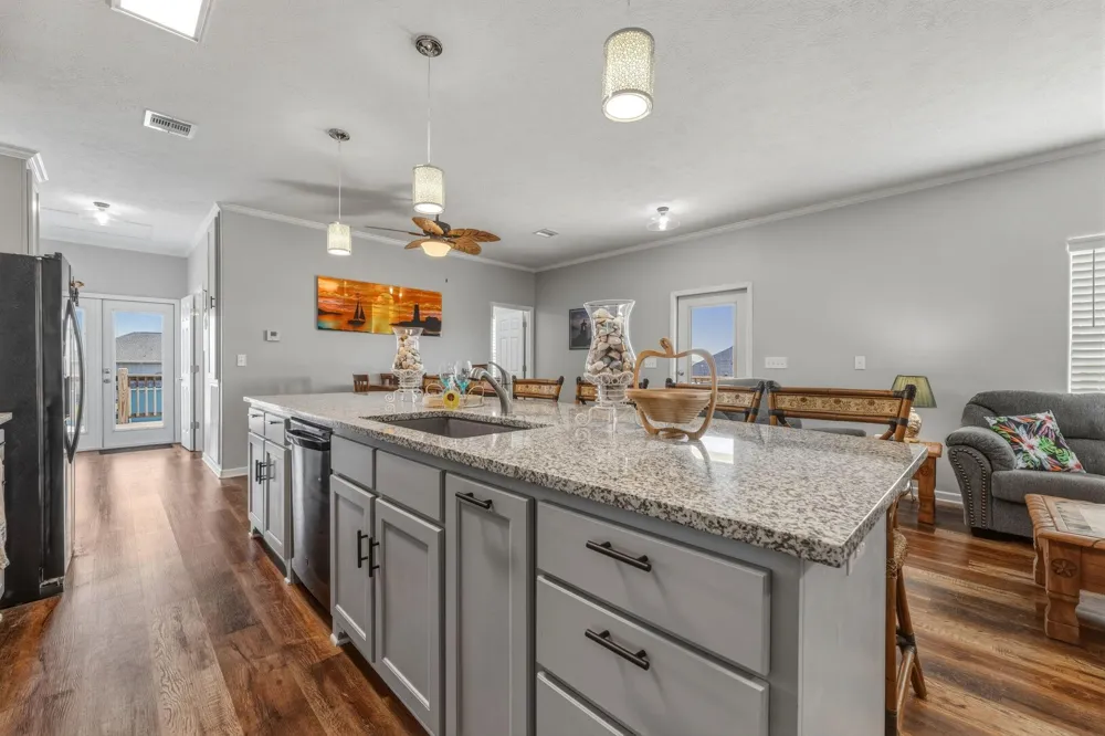 920 Palmview Crystal Beach, TX 77650