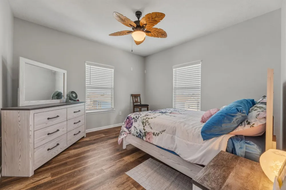 920 Palmview Crystal Beach, TX 77650