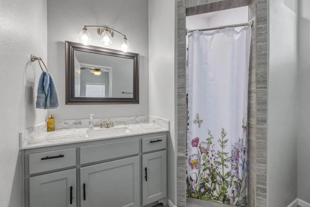 920 Palmview Crystal Beach, TX 77650