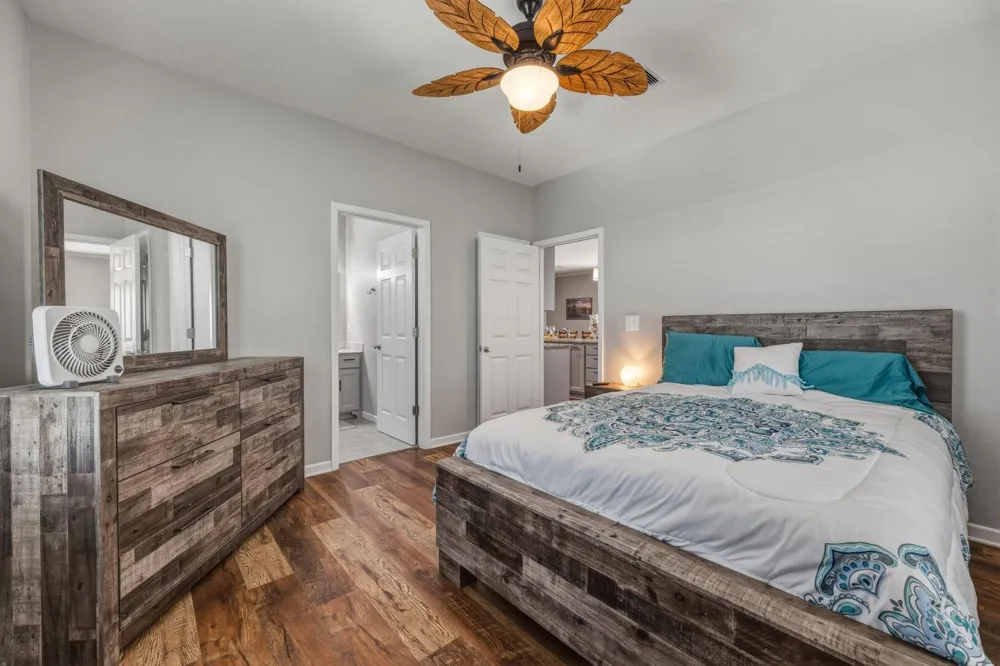 920 Palmview Crystal Beach, TX 77650