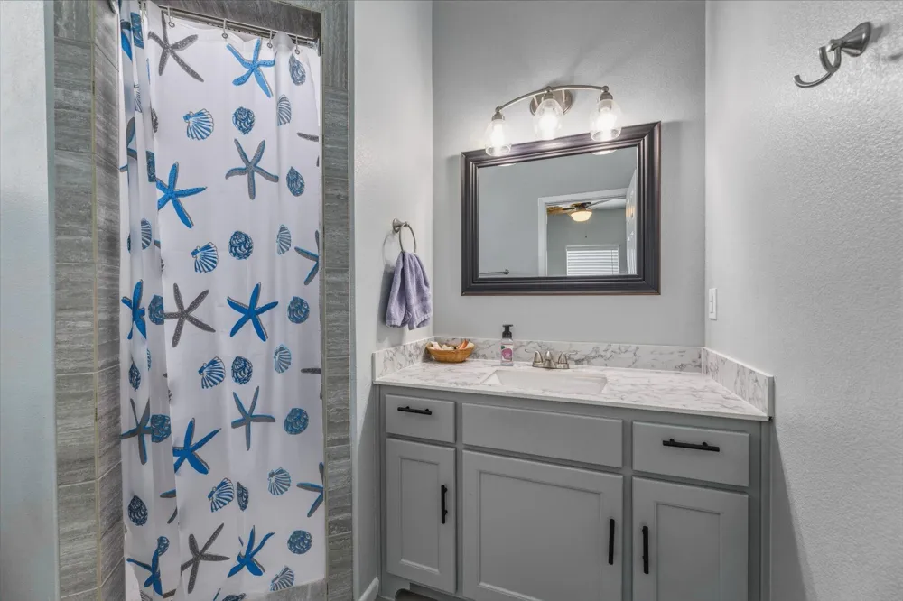 920 Palmview Crystal Beach, TX 77650